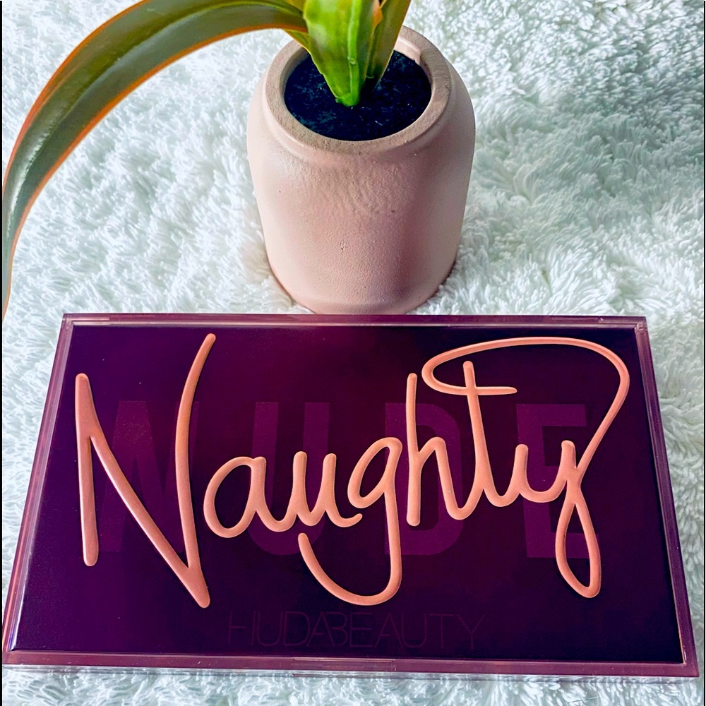 🚨RESTOCK🚨 HUDA BEAUTY NUDE NAUGHTY PALETTE 🎨